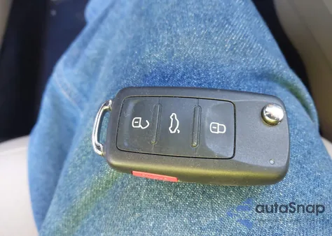 2019 Volkswagen Beetle 2.0T Se из США, поврежденный, VIN 3VWJD7AT7KM717518